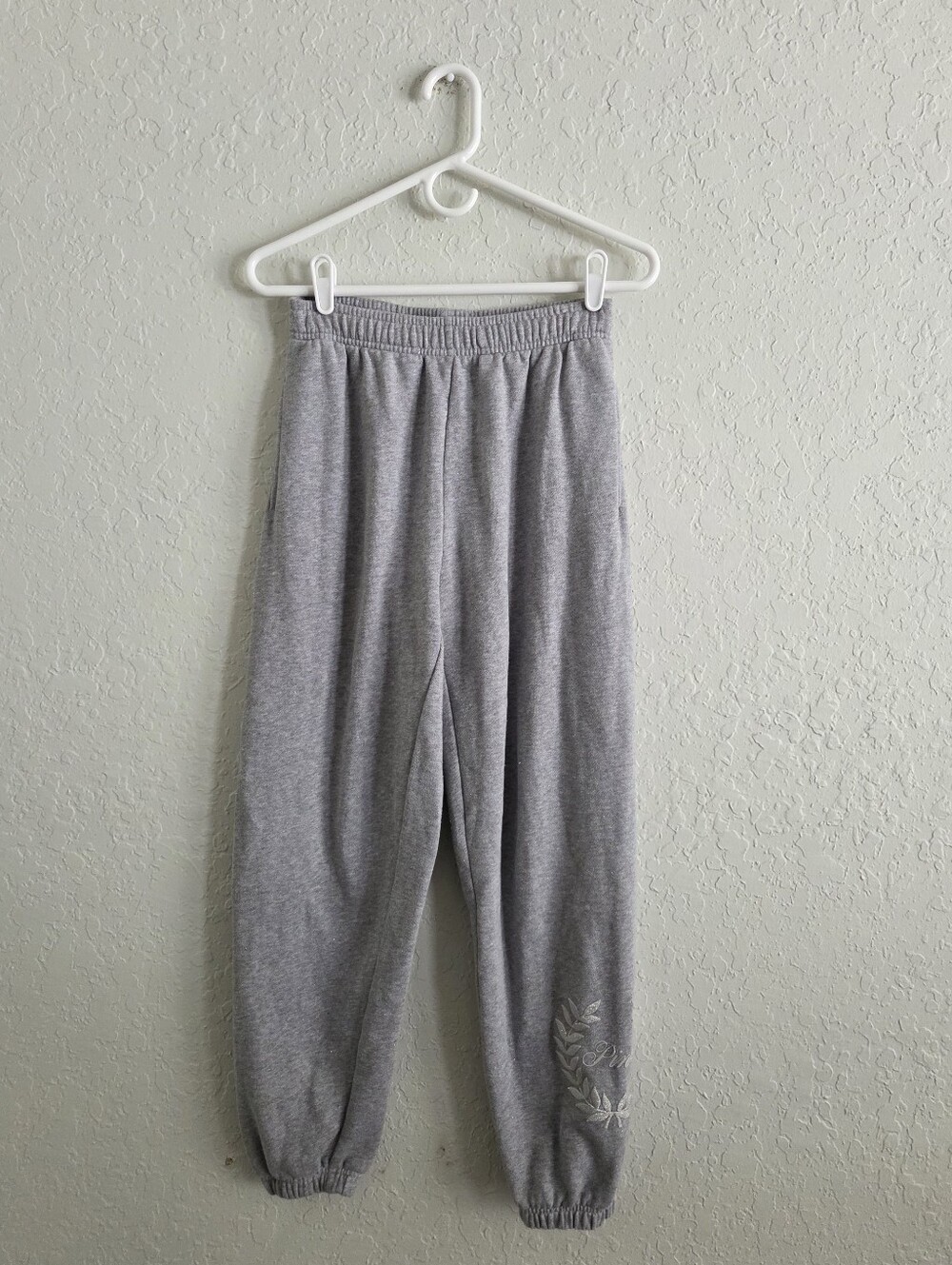 PINK Victoria's Secret Gray Jogger Pants Pull On Elastic Waist Embroidered Logo